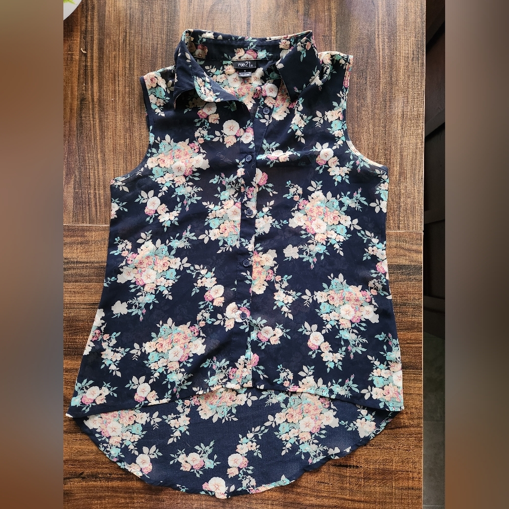 Rue21 Floral Tank Top - Size Small